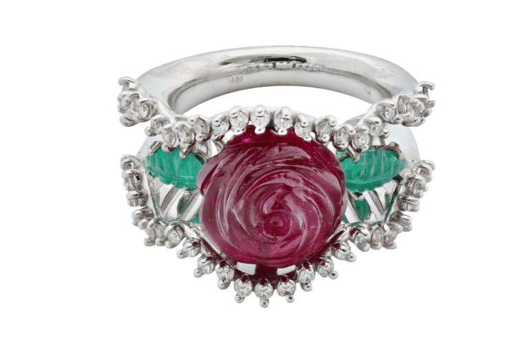 Rubínový prsten se smaragdy